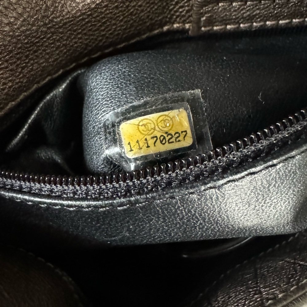Chanel 💯 % Authentic Handbag - Picture 12 of 16